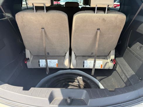 Used 2015 Ford Explorer XLT w/ Equipment Group 202B FWD image 14