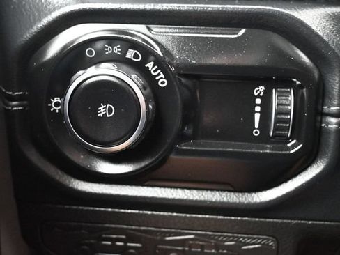 Used 2026 Jeep Wrangler Unlimited Rubicon AWD/4WD image 21