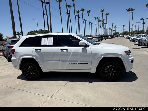 Used 2022 Jeep Grand Cherokee Laredo X RWD image 7