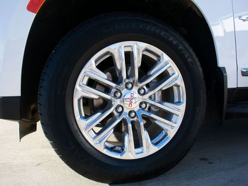 Certified 2024 GMC Yukon SLT w/ SLT Luxury Package image 33