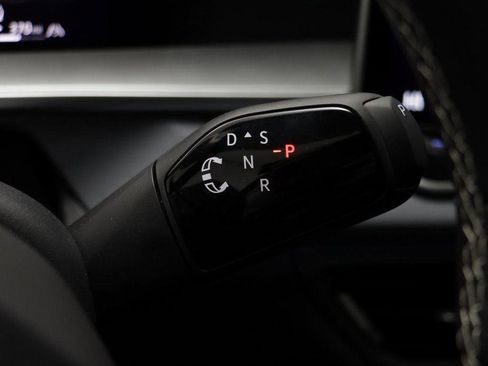 New 2026 Volkswagen Tiguan SE image 11