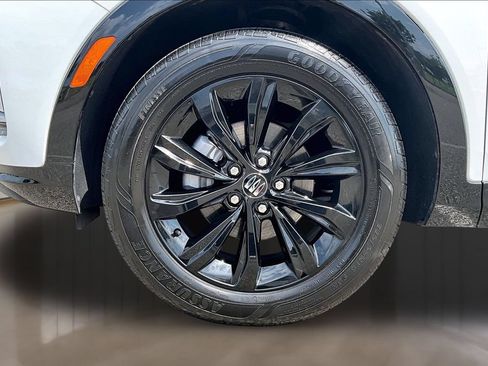 Used 2024 Buick Envista Sport Touring w/ Convenience I Package FWD image 8