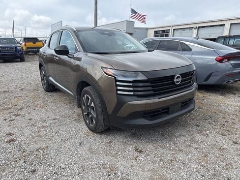 Used 2026 Nissan Kicks SV w/ Cold Weather Package image 3