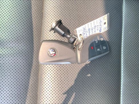 Used 2021 Buick Envision Essence w/ Sport Touring Package FWD image 15