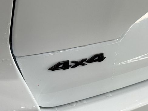 New 2025 Jeep Grand Cherokee Altitude image 49