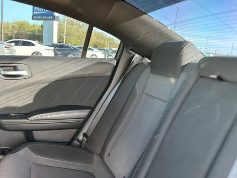 Used 2019 Dodge Charger SXT w/ Blacktop Package image 40
