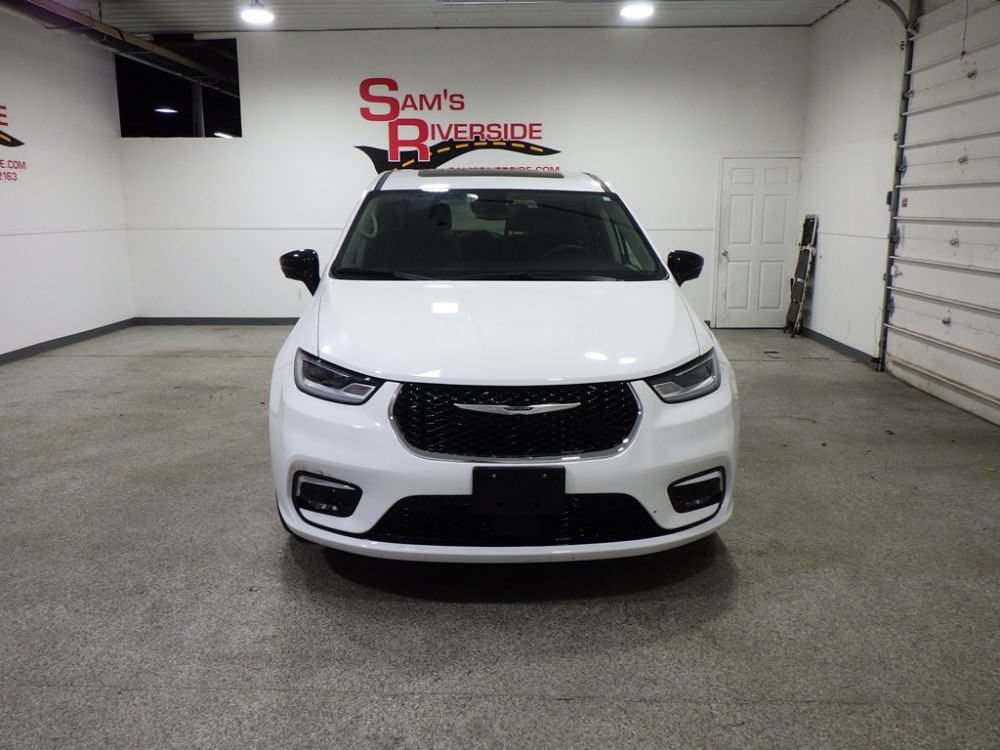 Used 2024 Chrysler Pacifica Limited FWD image 6
