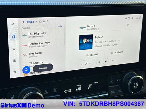 Used 2023 Toyota Highlander XSE image 35