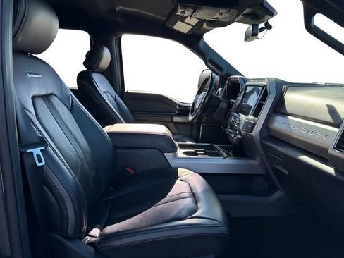 Used 2022 Ford F350 Platinum image 17