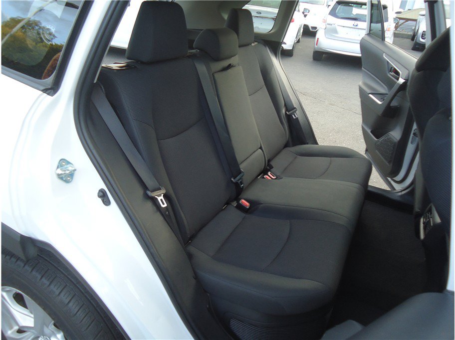 Used 2019 Toyota RAV4 LE w/ Carpet Mat Package AWD/4WD image 14