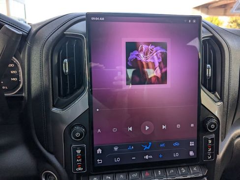 Used 2022 GMC Sierra 1500 Denali w/ Denali Premium Package AWD/4WD image 6