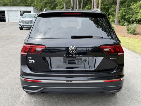 Used 2022 Volkswagen Tiguan SE AWD/4WD image 11