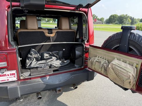 Used 2012 Jeep Wrangler Rubicon w/ PWR Convenience Group image 12