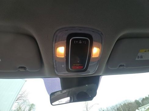 Used 2023 Hyundai Elantra SEL image 19