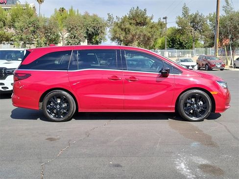 Used 2023 Honda Odyssey Sport image 31