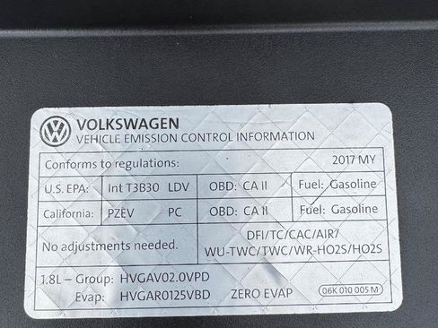 Used 2017 Volkswagen Passat 1.8T SE FWD image 32