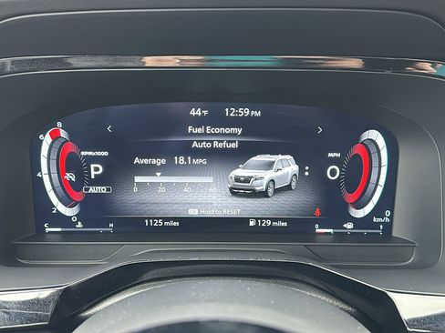 Certified 2025 Nissan Pathfinder Platinum w/ Cargo Package image 18