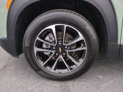 Used 2025 Chevrolet TrailBlazer LT w/ Convenience Package image 10