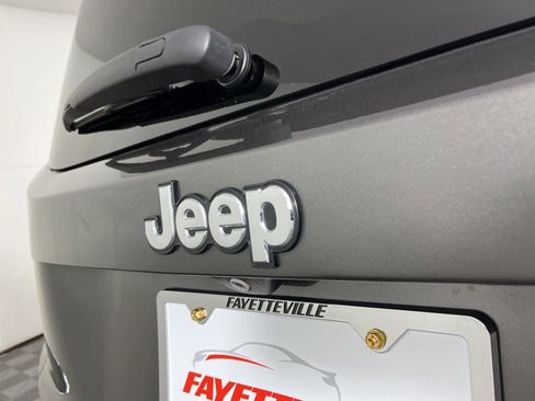 Used 2020 Jeep Renegade Latitude image 11