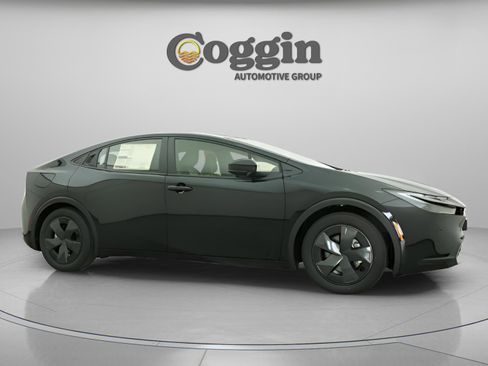 New 2026 Toyota Prius Plug-In Hybrid image 23
