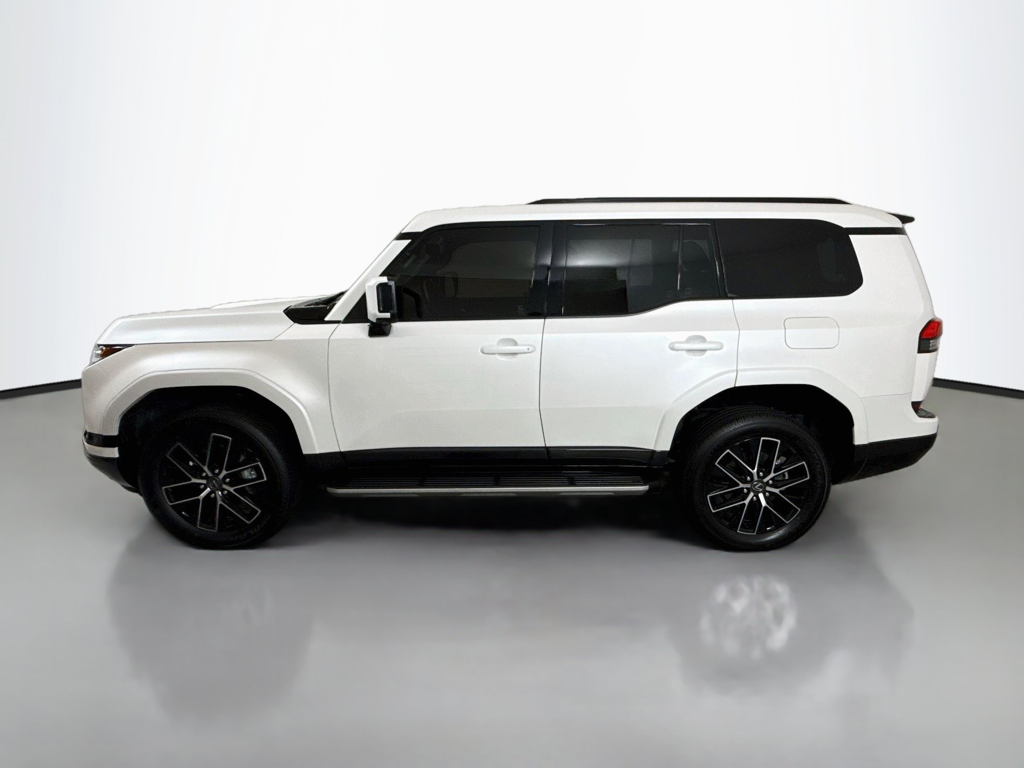 Certified 2024 Lexus GX 550 w/ Accessory Package (2T) AWD/4WD image 4