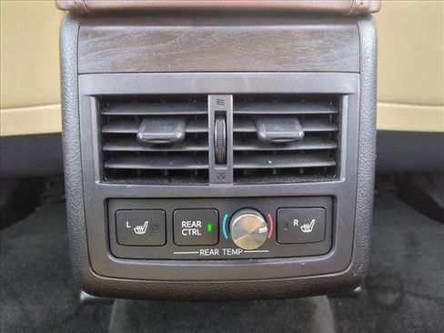 Used 2017 Toyota Avalon Limited w/ All Weather Liner Package image 18