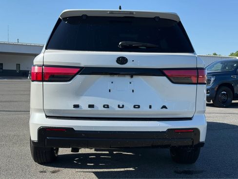 Used 2024 Toyota Sequoia Platinum AWD/4WD image 5
