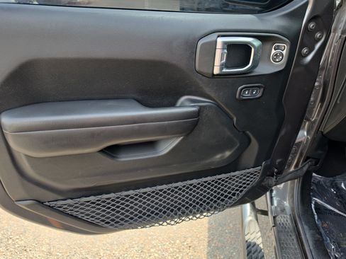 Used 2018 Jeep Wrangler Unlimited Sport S AWD/4WD image 17