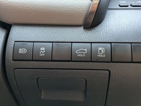 Used 2024 Toyota Camry SE w/ Convenience Package FWD image 10