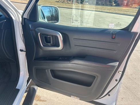 Used 2014 Honda Ridgeline SE image 11