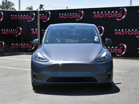 Used 2022 Tesla Model Y Performance AWD/4WD image 2