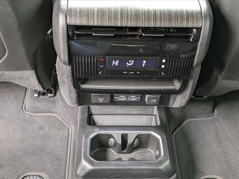 Used 2024 Jeep Wagoneer Series II image 21