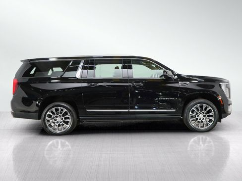 Used 2025 GMC Yukon XL Denali w/ Denali Reserve Package AWD/4WD image 6