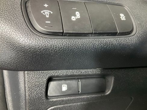 Used 2020 Kia Sorento LX image 22