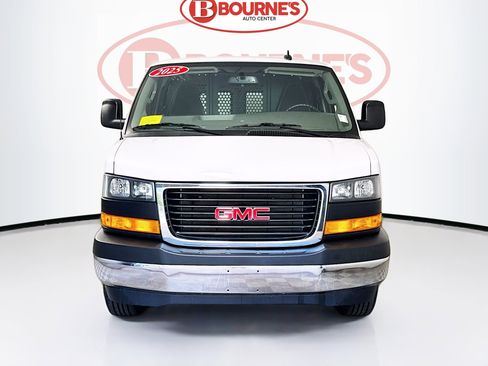 Used 2025 GMC Savana 2500 w/ Driver Convenience Package RWD image 3