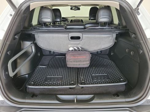 Used 2017 Jeep Cherokee Trailhawk image 11