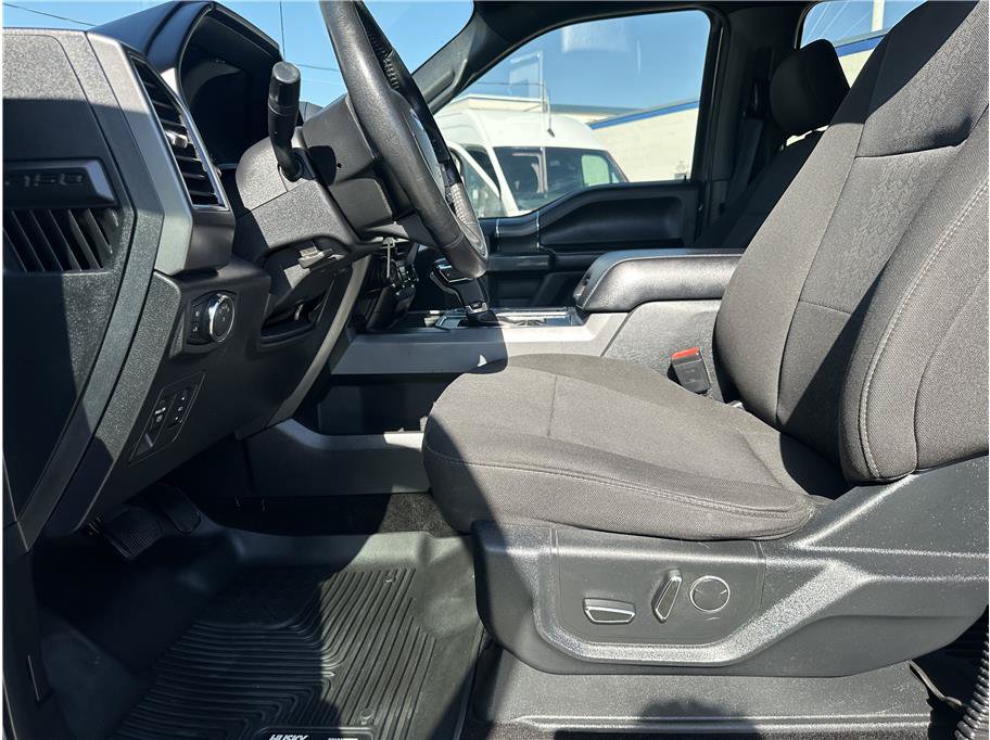 Used 2018 Ford F150 XLT w/ Equipment Group 302A Luxury AWD/4WD image 17