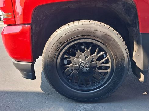 Used 2018 Chevrolet Silverado 1500 LT w/ All Star Edition AWD/4WD image 6