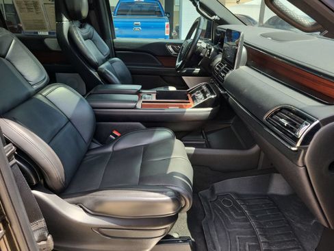 Used 2020 Lincoln Navigator L Reserve w/ Equipment Group 208A Reserve AWD/4WD image 29