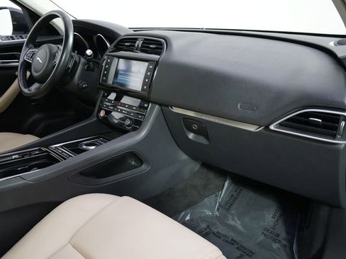 Used 2018 Jaguar F-PACE Premium AWD/4WD image 15