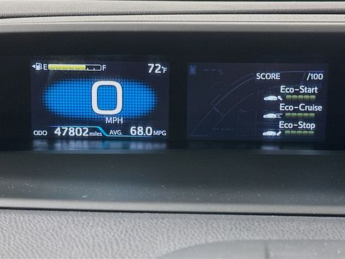 Used 2021 Toyota Prius Prime XLE image 18