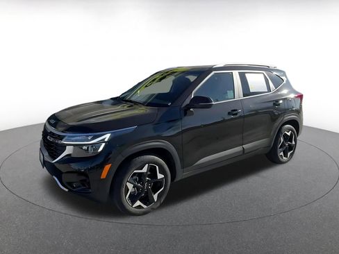 Used 2025 Kia Seltos S image 8