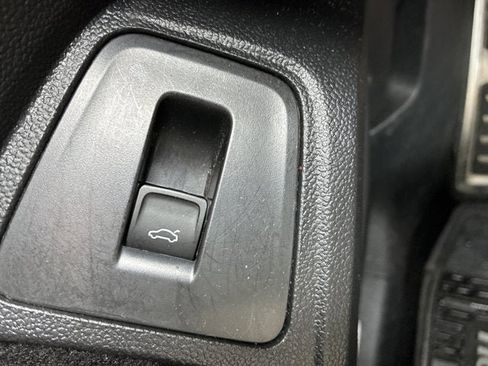 Used 2022 Volkswagen Tiguan SEL R-Line image 37