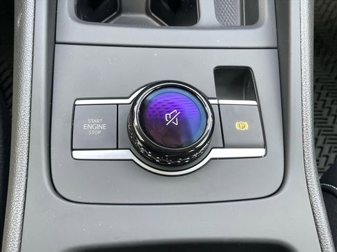 New 2026 Volkswagen Tiguan SE FWD image 14