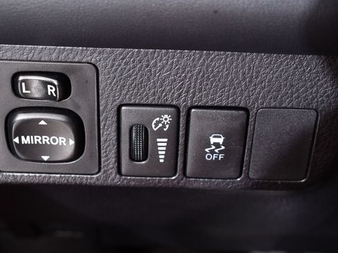 Used 2014 Toyota RAV4 XLE FWD image 29