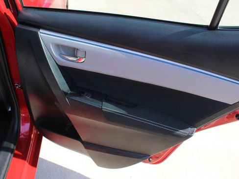 Used 2015 Toyota Corolla LE FWD image 23