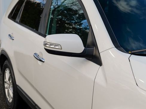 Used 2014 Kia Sorento LX image 10