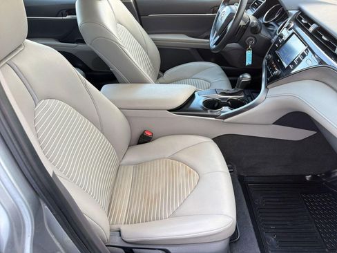 Used 2020 Toyota Camry SE image 28