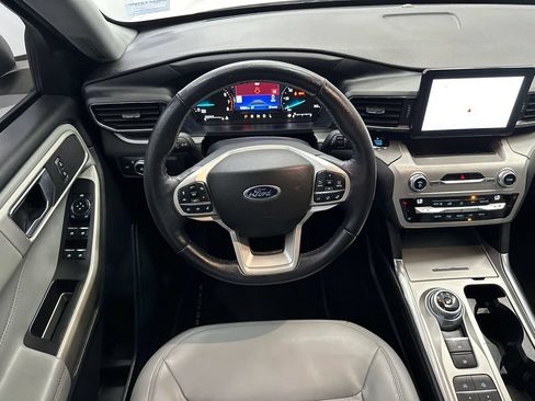 Used 2021 Ford Explorer XLT w/ Equipment Group 202A RWD image 25