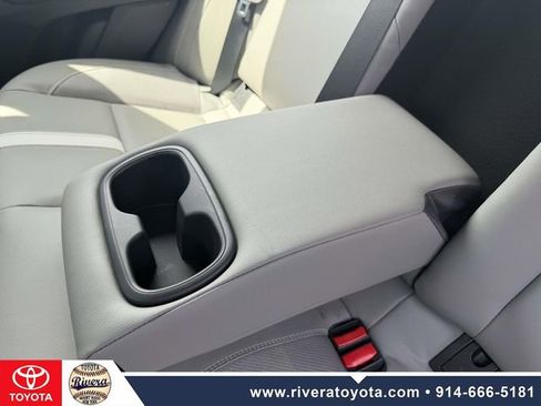 Certified 2025 Toyota Camry SE FWD image 18